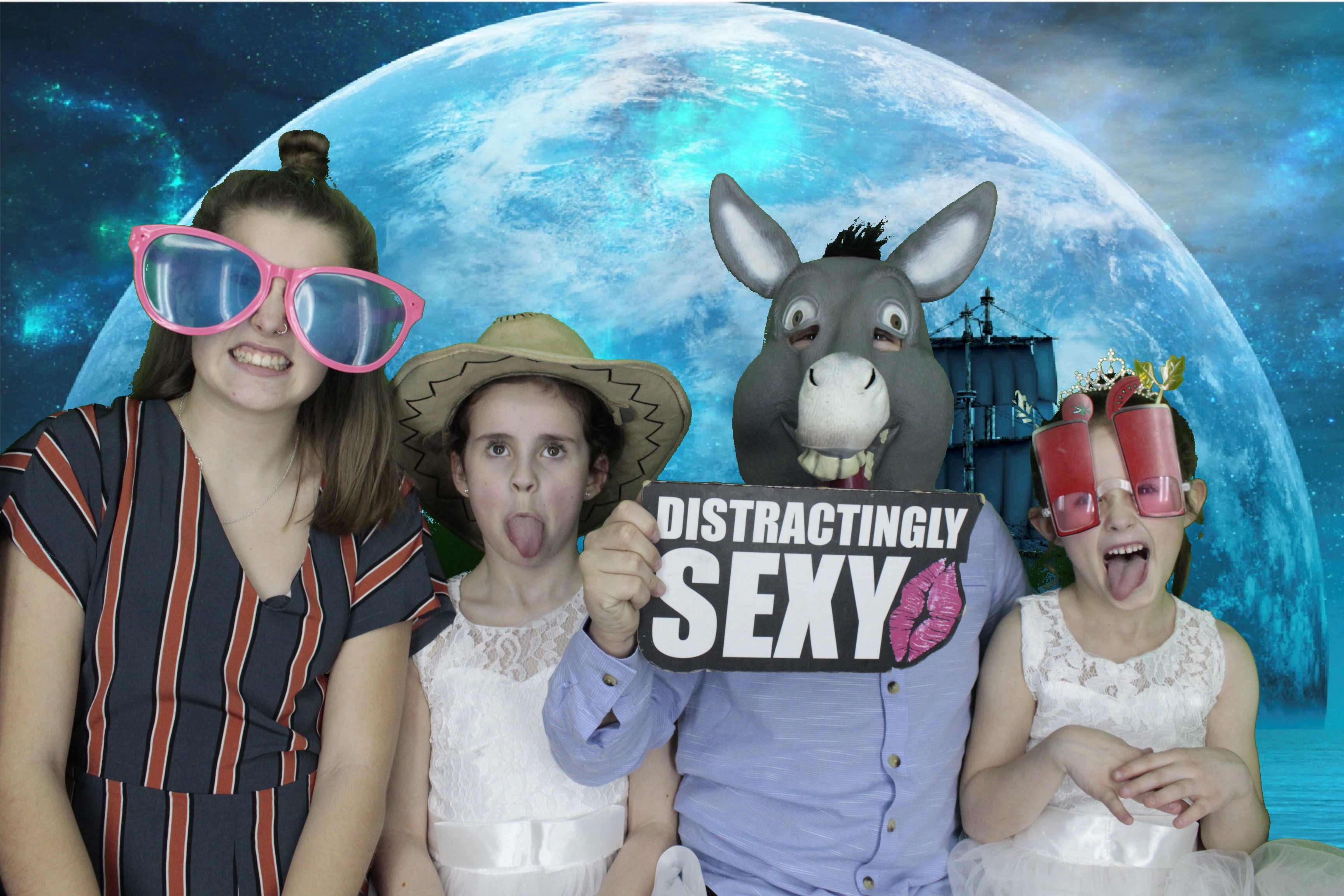 Nikki Carr's Wedding | View more photos from the event at gallery.myphotoboothexperience.co.uk/u/MyPhotoBoothExperienceLtd/Nikki-Carrs-Wedding